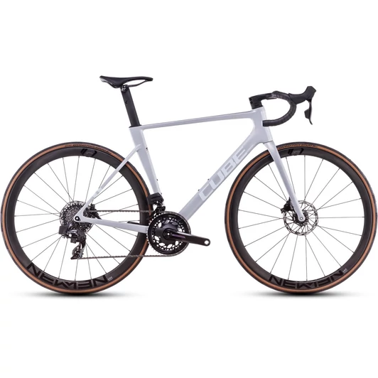 CUBE LITENING AIR C:68X PRO FOGGREY´N´WHITE - 2025 - ORSZÁGÚTI KERÉKPÁR - 56 CM